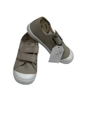 NIB Victoria 31EU (13-13.5) Double Velcro Sneaker